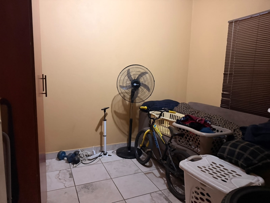 2 Bedroom Property for Sale in Waterval East North West